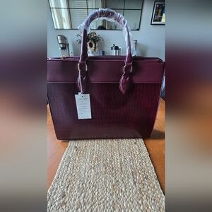 Elegant Burgundy Croc-Embossed Women's Bag